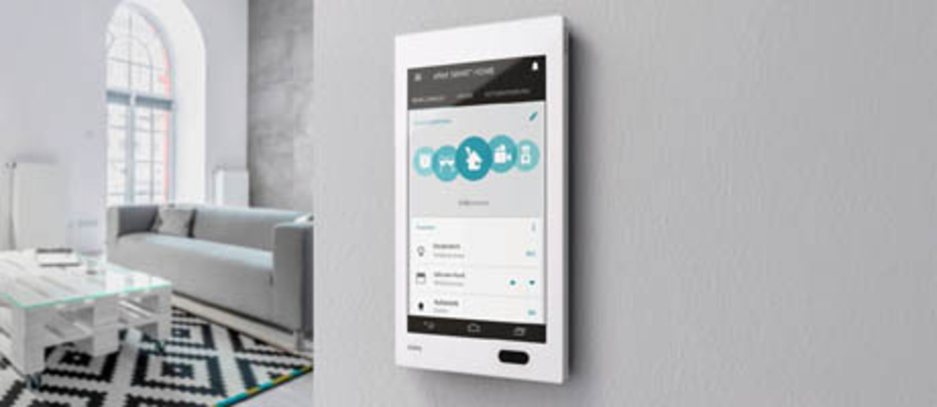 Bedienzentrale Gira G1 bei Elektroinstallation R. Mittag GmbH in Großkmehlen
