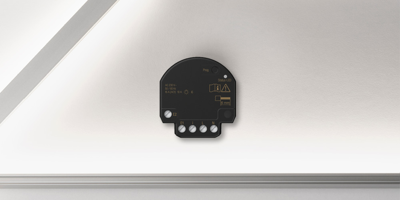 JUNG HOME Jalousieaktor Mini bei Elektroinstallation R. Mittag GmbH in Großkmehlen
