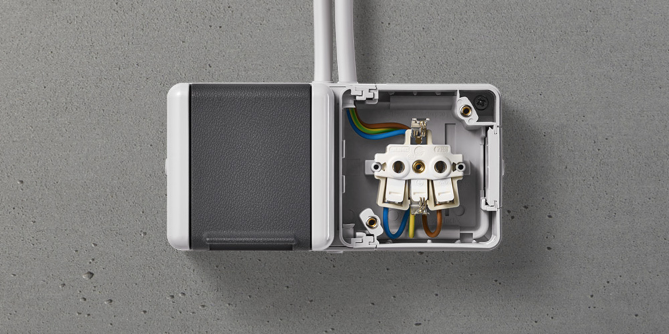 Doppelsteckdose mit Trennsteg bei Elektroinstallation R. Mittag GmbH in Großkmehlen