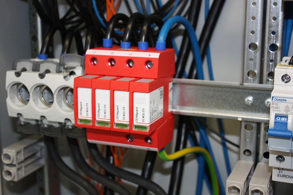 U berspannungsschutz bei Elektroinstallation R. Mittag GmbH in Großkmehlen
